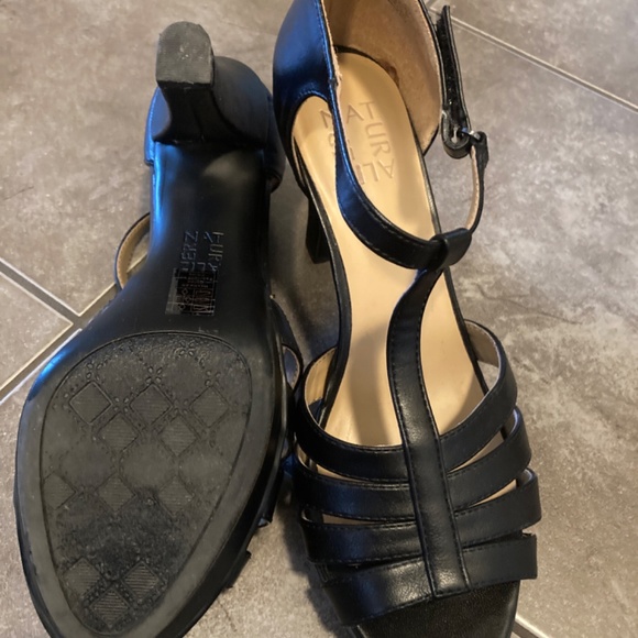 Naturalizer black sandals (heels), size 7.5 M - Picture 5 of 5
